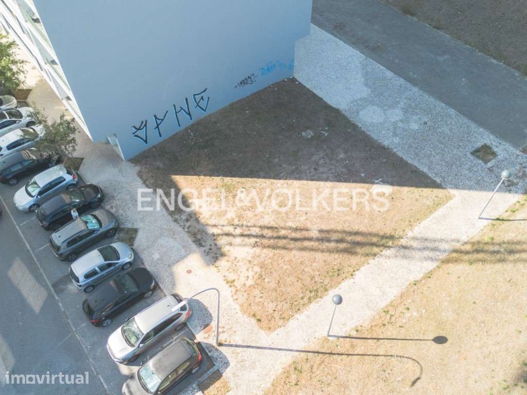 Terreno na Amadora - Grande imagem: 5/20