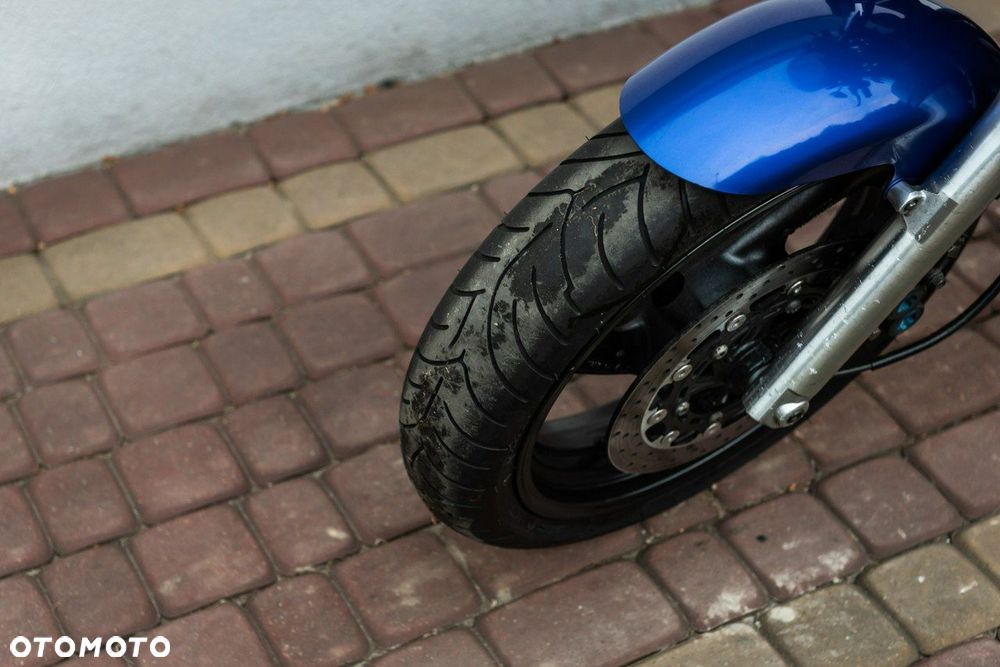 Yamaha XJR - 8