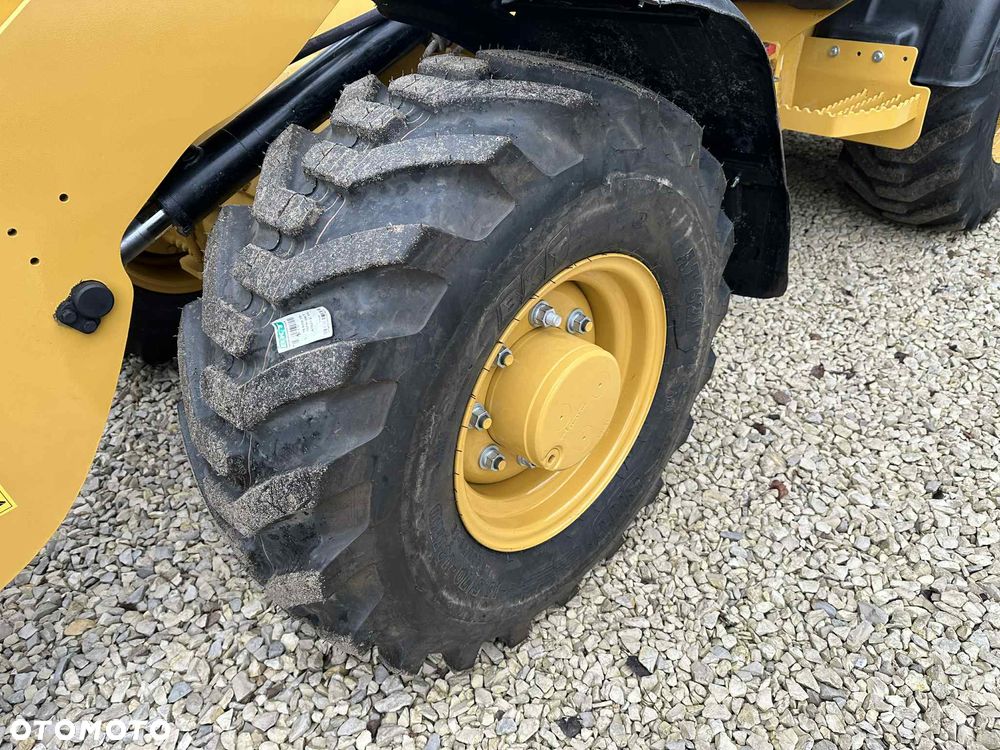 Caterpillar 906H2 - 12