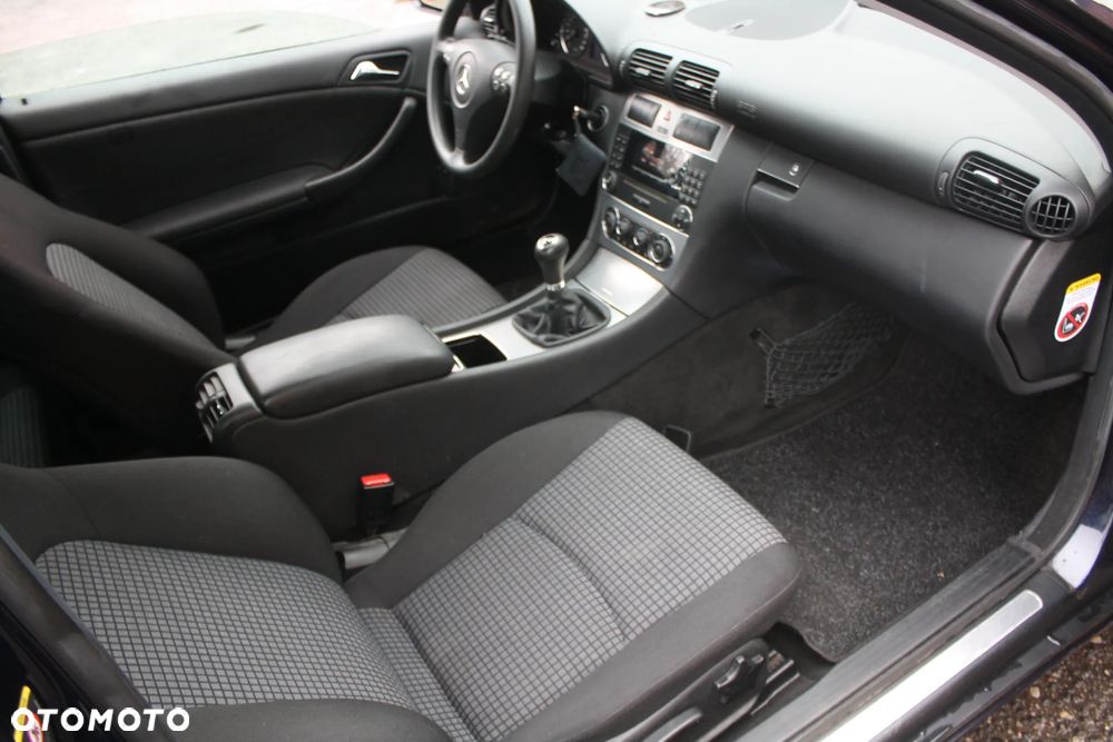 Mercedes-Benz Klasa C 160 Kompressor Sport Edition + - 19