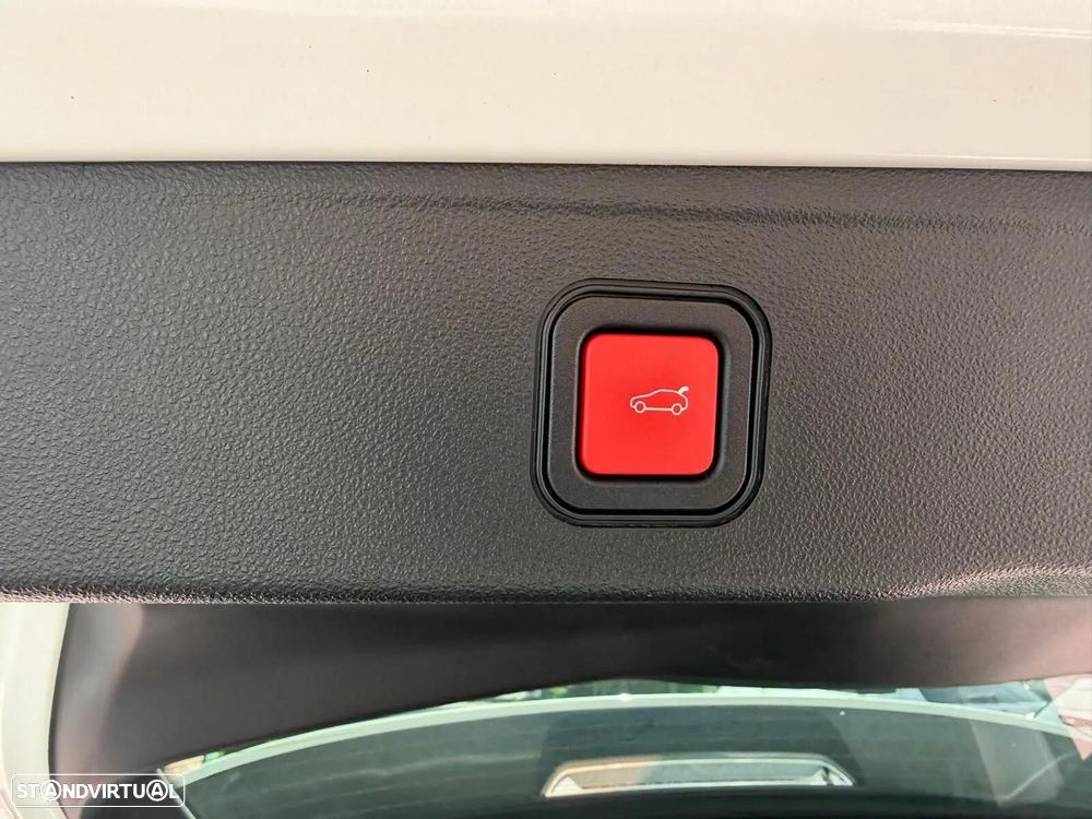 Jeep Avenger 1.2 e-Hybrid Altitude DCT - 13