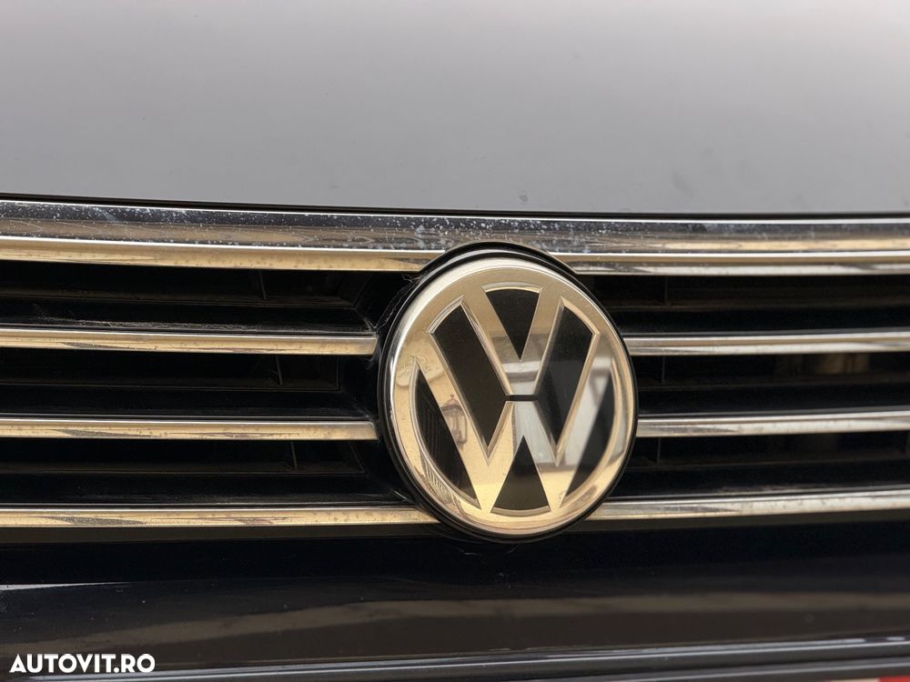 Volkswagen Passat 2.0 TDI DSG Highline - 20