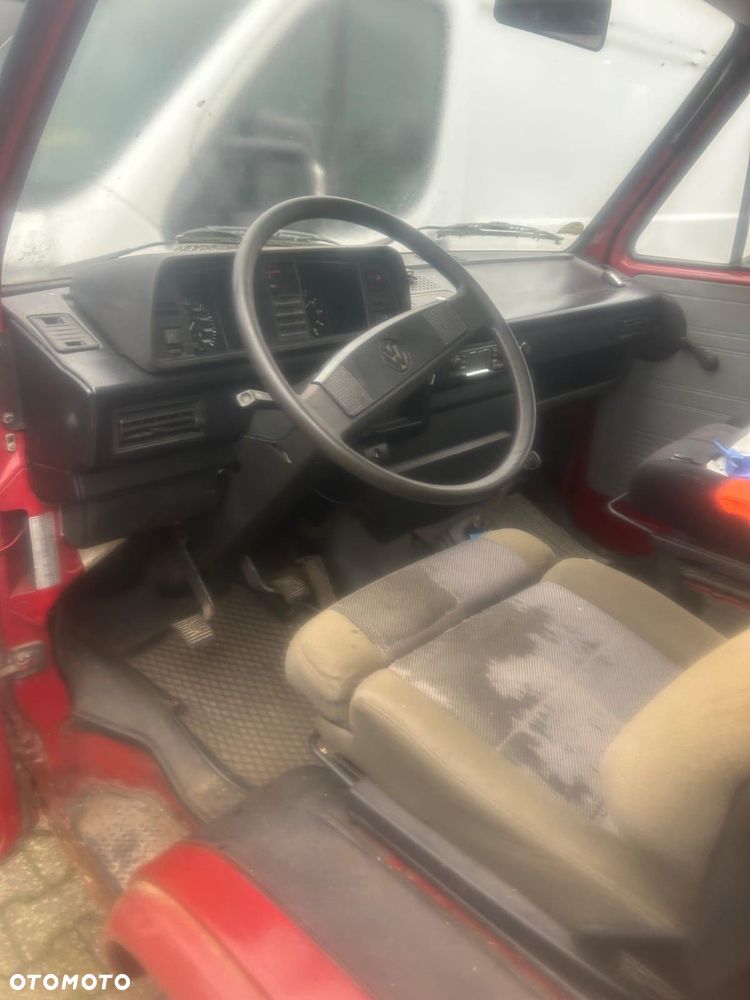 Volkswagen Transporter Caravelle CL 255 592/Z04 - 17