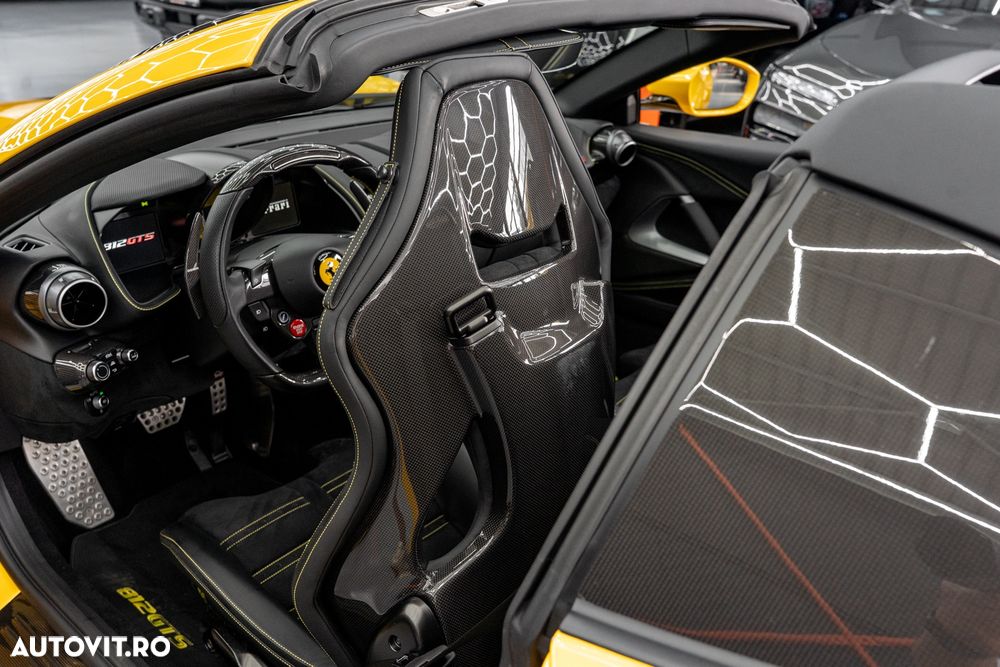 Ferrari 812 - 15