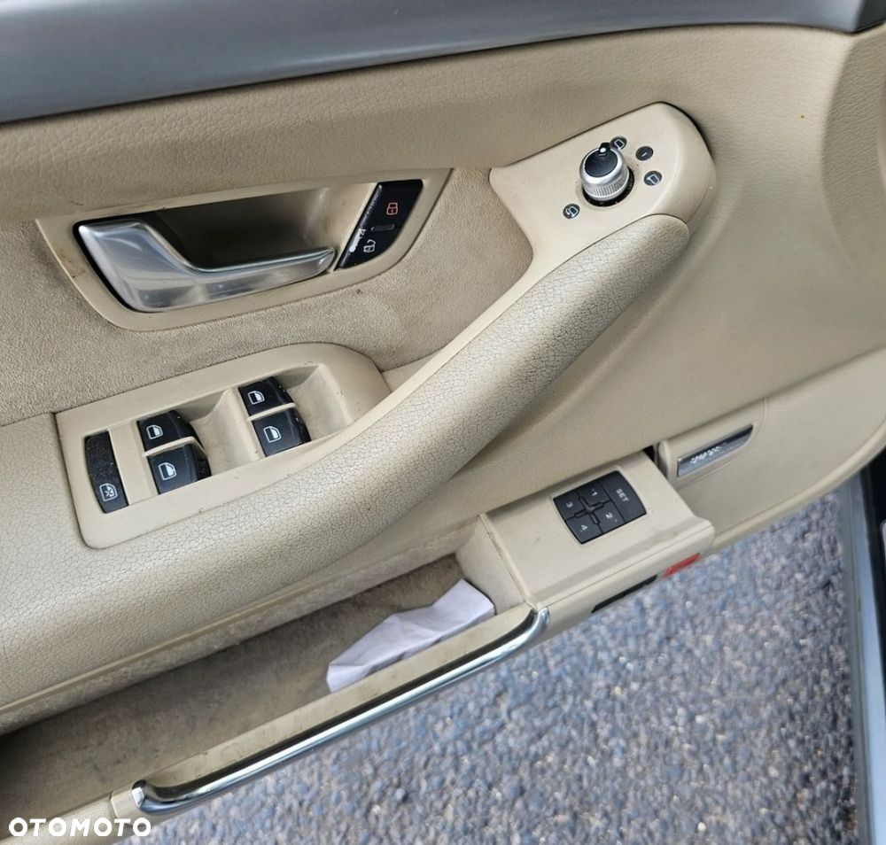 Audi A8 - 8