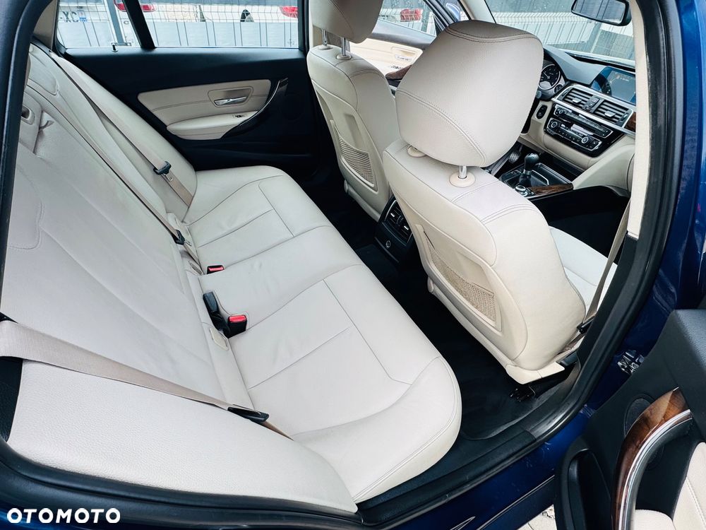 BMW Seria 3 318d Sport Line - 21