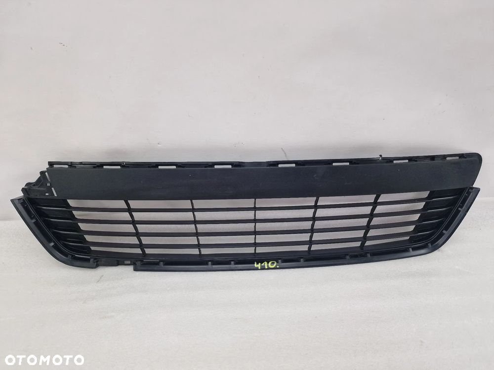 TOYOTA YARIS III 3 11- KRATKA ŚRODKOWA ZDERZAKA PRZEDNIEGO PRZÓD , NR 53112-0D210 , NR AUKCJI KR410 - 1