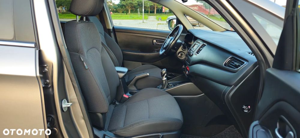 Kia Carens 1.7 CRDi L 7os - 13