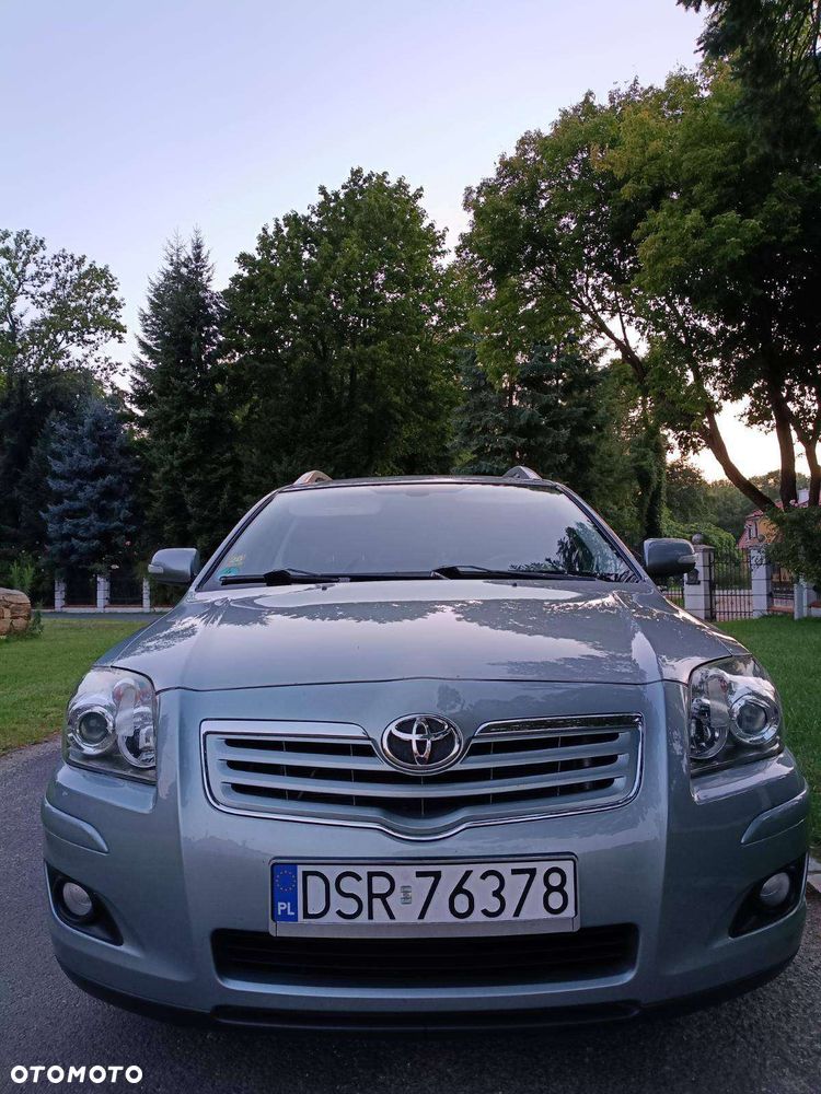 Toyota Avensis - 4