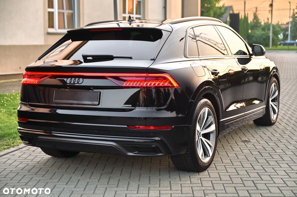 Audi Q8 - 10