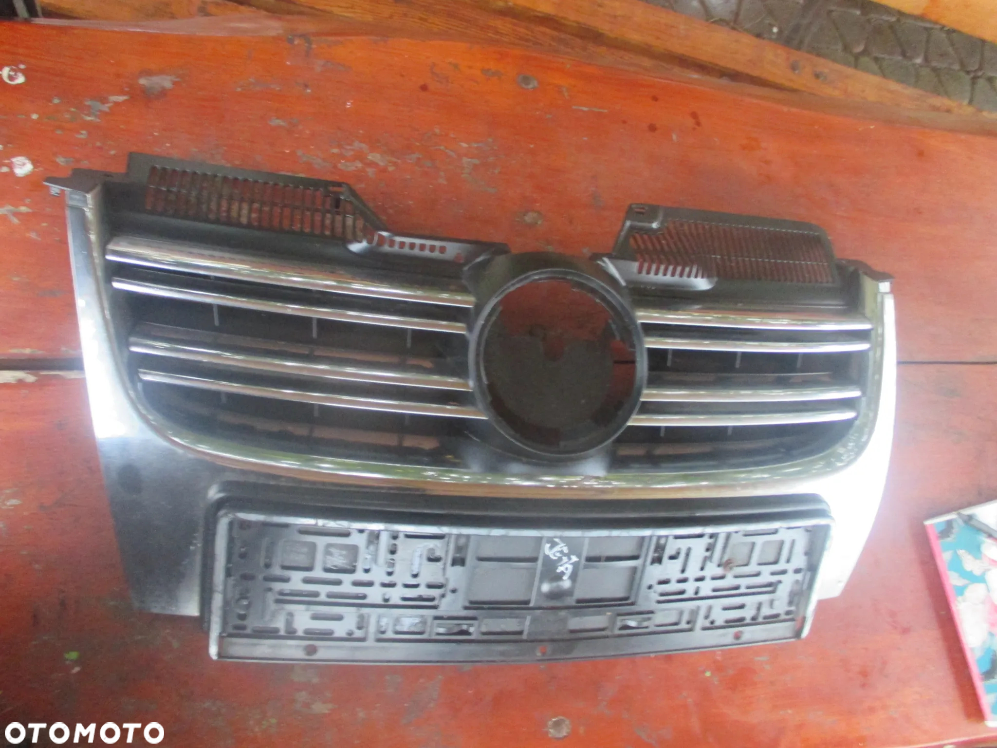 Atrapa grill Jetta Golf V 2008r 1K585365 - 6