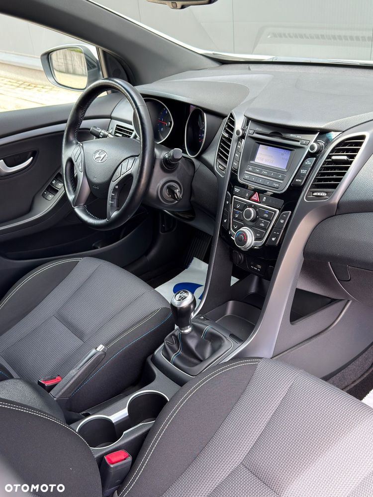 Hyundai i30 1.6 CRDi Premium - 24