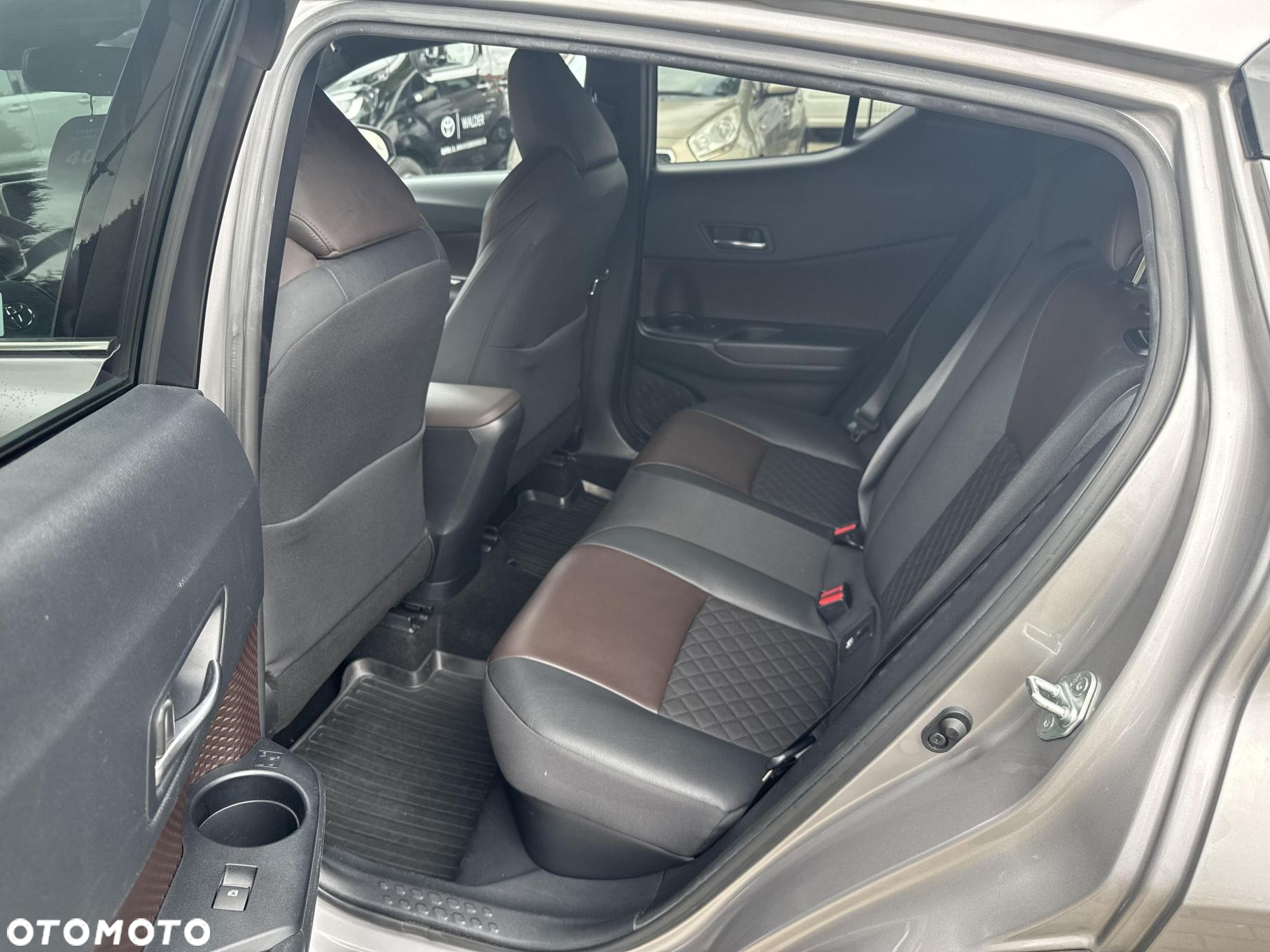 Toyota C-HR - 18