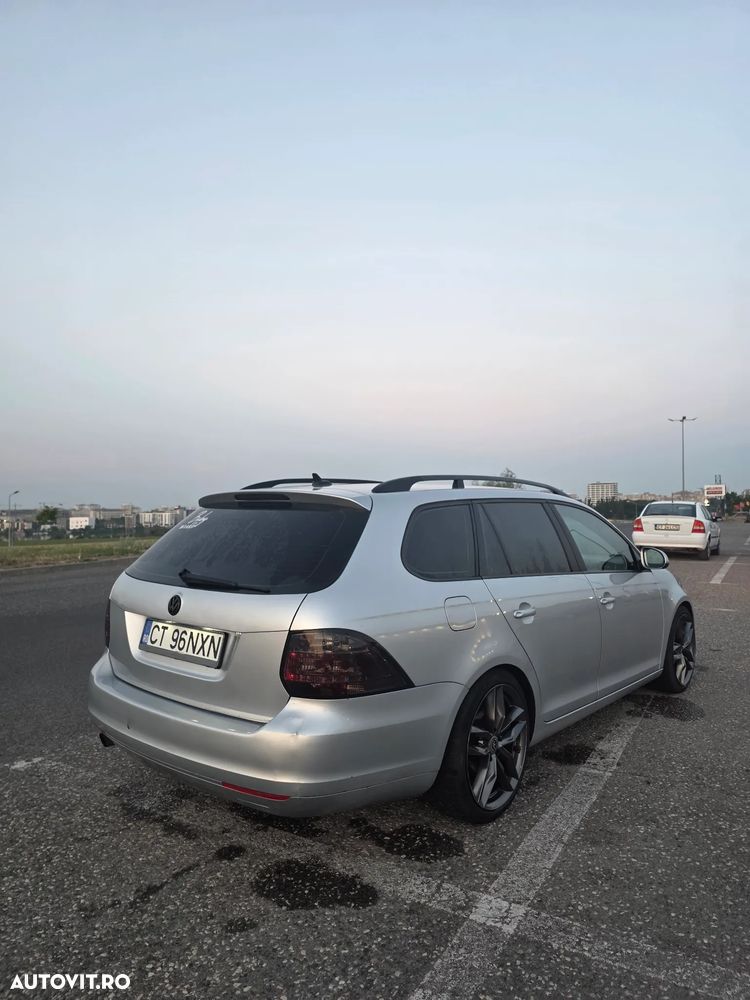 Volkswagen Golf - 6