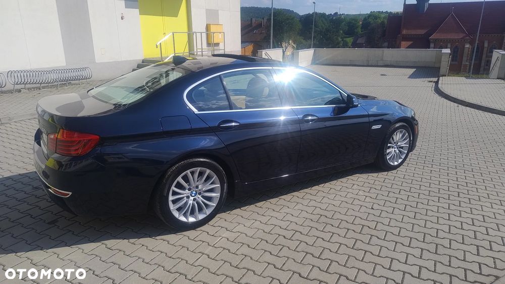 BMW Seria 5 528i xDrive Luxury Line - 12