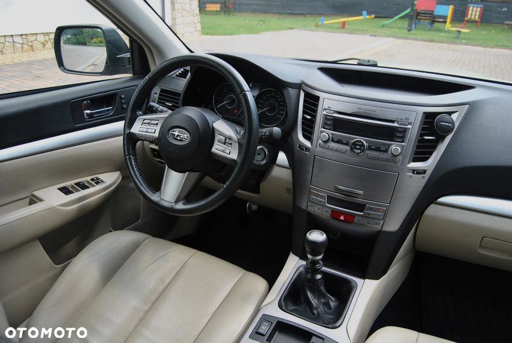 Subaru Legacy 2.0D Exclusive - 11