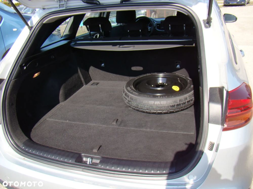 Kia Ceed 1.6 CRDi SCR M - 9