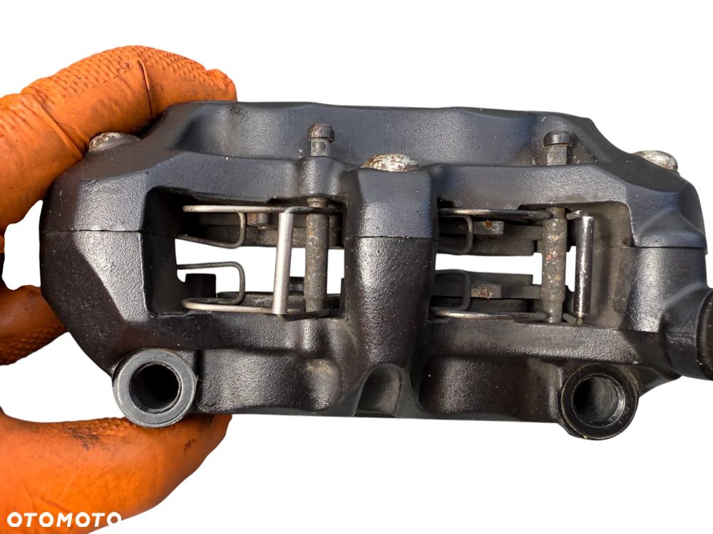 Zacisk przód P  KTM Super Duke 990 07-13r - 4