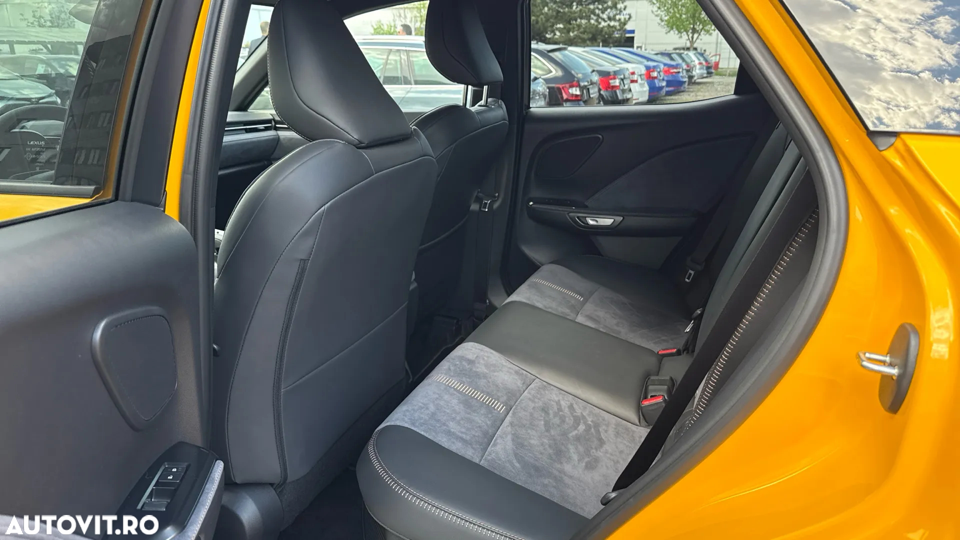 Lexus LBX 1.5 HEV 4x2 CVT Cool - 12