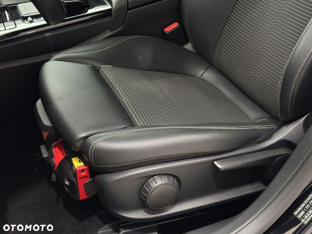 Mercedes-Benz CLA 200 Progressive 7G-DCT - 11