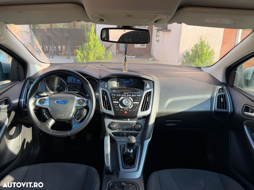 Ford Focus 1.6 TDCI DPF Champions Edition - 16