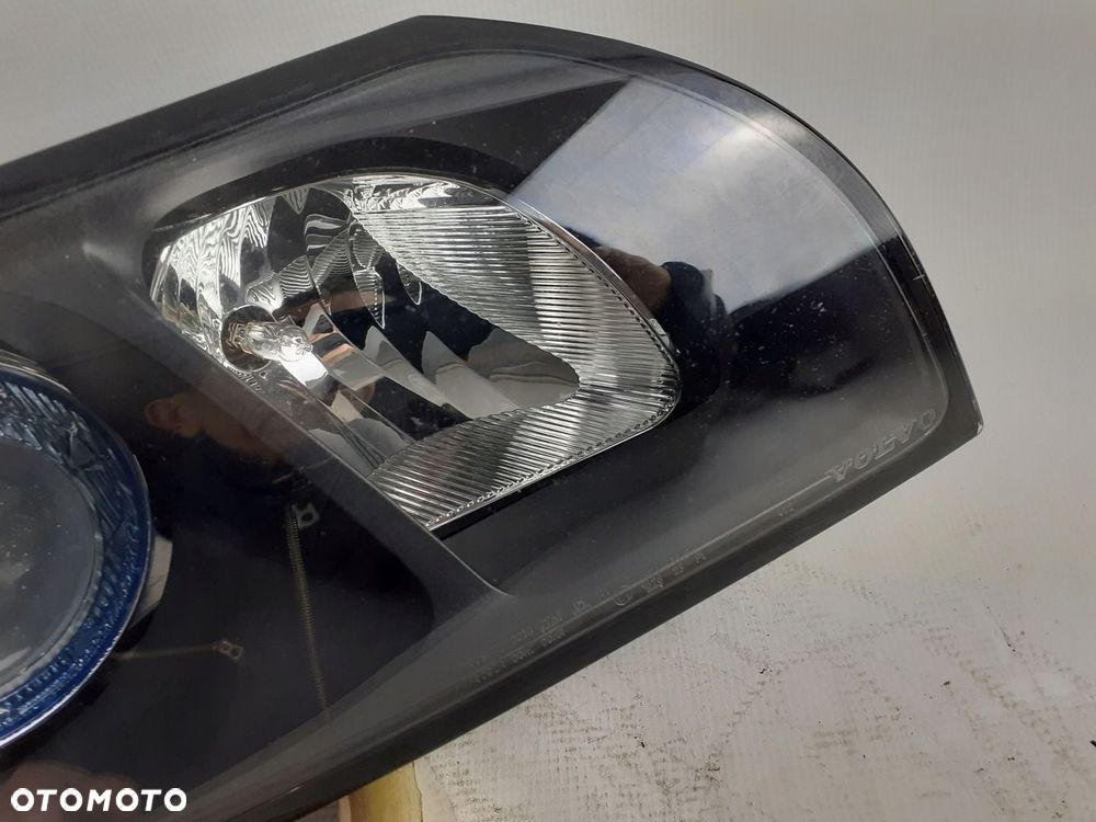 Volvo V50 S40 Lampa Prawa Xenon 04-07r.30698878. - 3