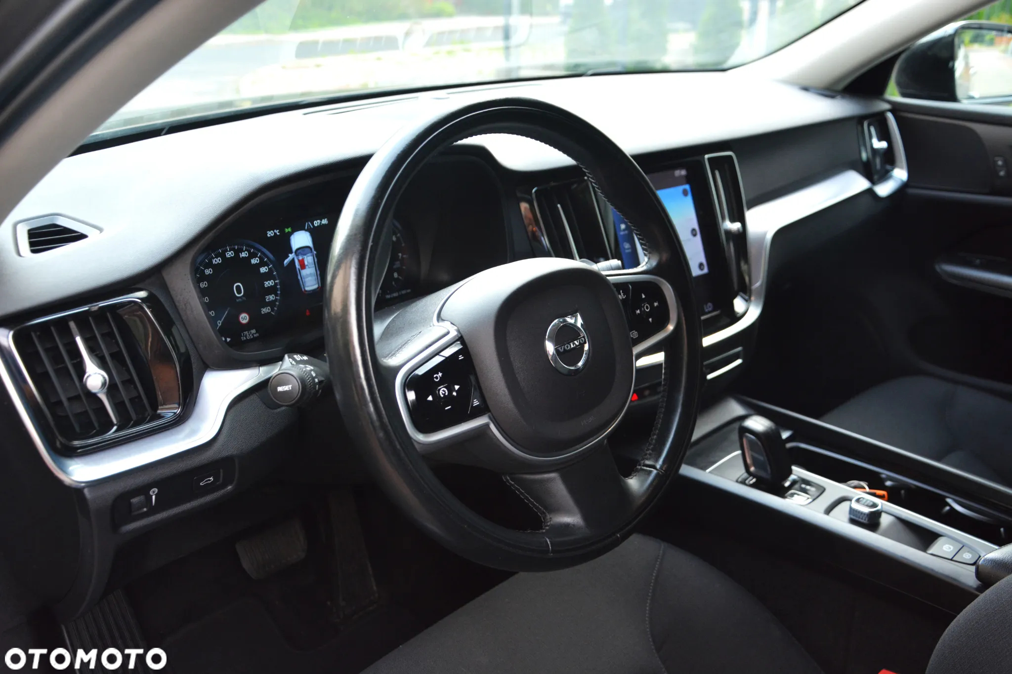 Volvo V60 B3 B Geartronic Momentum Pro - 19