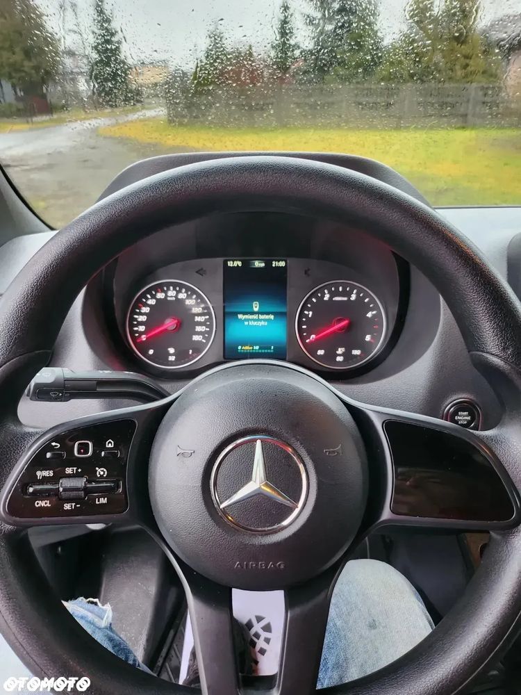 Mercedes-Benz Sprinter - 12