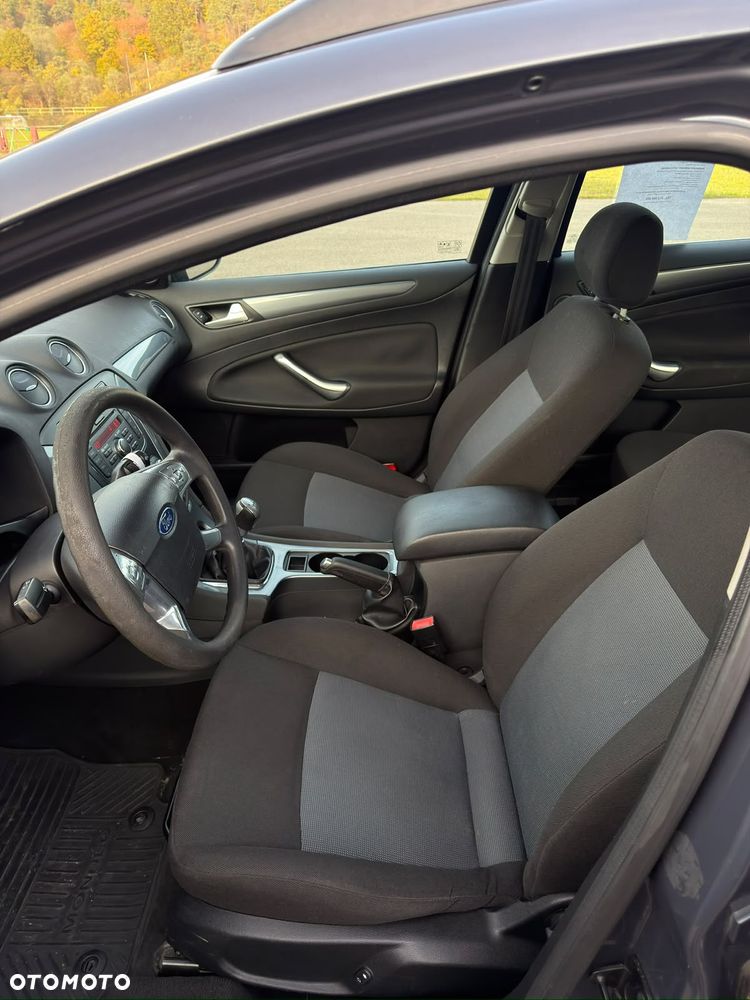 Ford Mondeo - 10