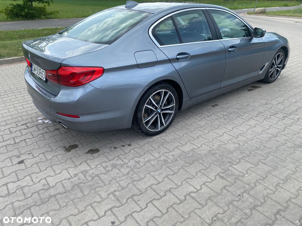 BMW Seria 5 520i - 4