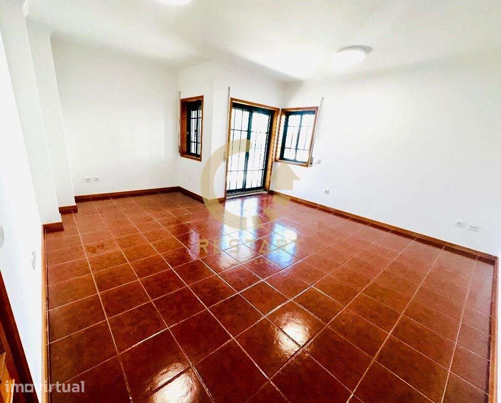 T2 Renovado com Terraço Privativo e Garagem – Fiães | Santa Maria da F - Grande imagem: 5/33