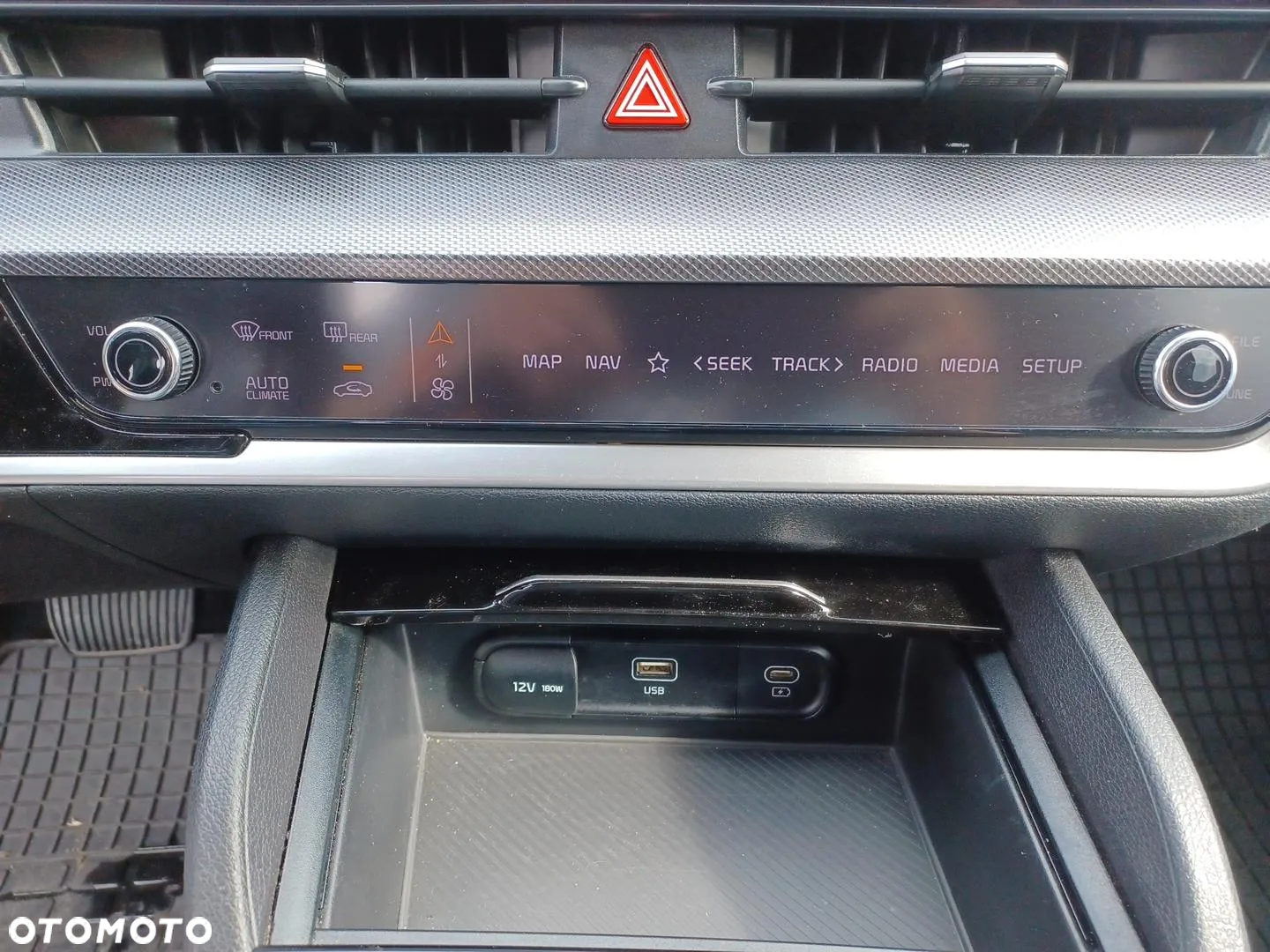 Kia Sportage 1.6 T-GDI HEV Anniversary 2WD - 24