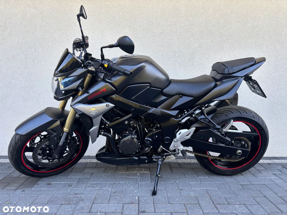 Suzuki GSR - 1