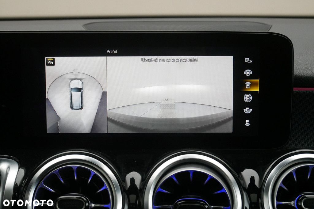 Mercedes-Benz GLB - 23