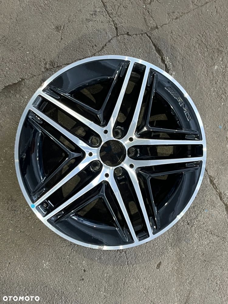 Mercedes V klasa Vito A4474018000 Felga 8J 19 ET 52 5x112 - 1