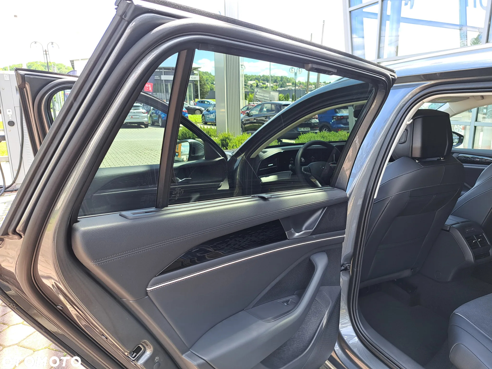 Volkswagen Passat 1.5 TSI ACT mHEV Business Plus DSG - 15