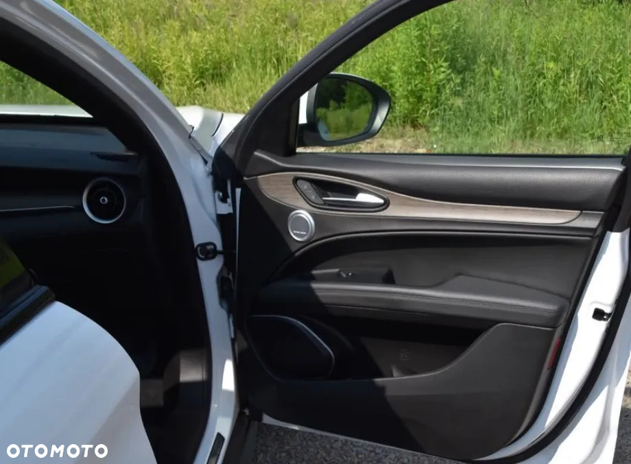 Alfa Romeo Stelvio 2.0 Turbo TI Q4 - 32