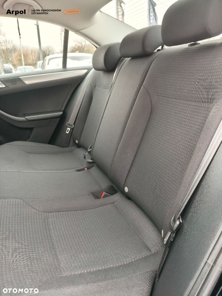 Volkswagen Jetta - 24