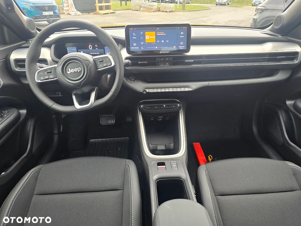 Jeep Avenger 1.2 T3 mHEV Altitude FWD eDCT6 - 11