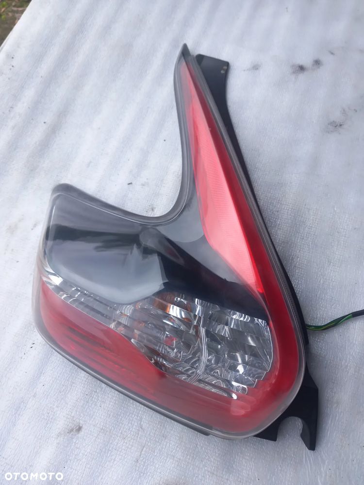 LAMPA LEWY TYŁ TYLNA 26555BV80A JUKE F15 LIFT 14-19 - 1