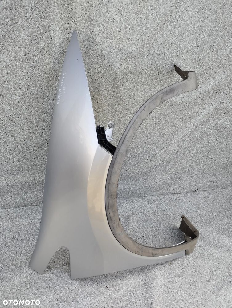 Honda Civic VIII 06-11r błotnik prawy przód przedni - 1