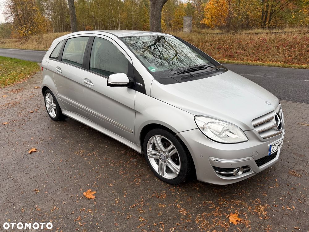 Mercedes-Benz B-Class 2010 photo 3
