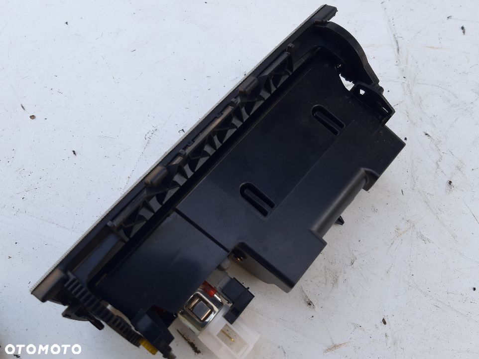 POPIELNICZKA SCHOWEK VW PASSAT B6 - 3