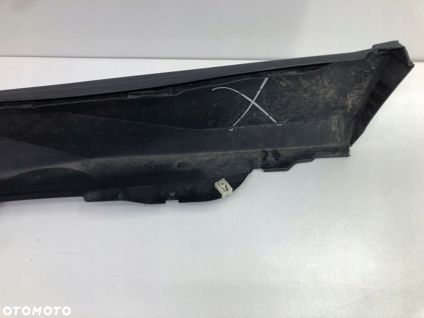 BMW X1 U11 PRAWA NAKŁADKA LISTWA PROGOWA 9883554 - 10