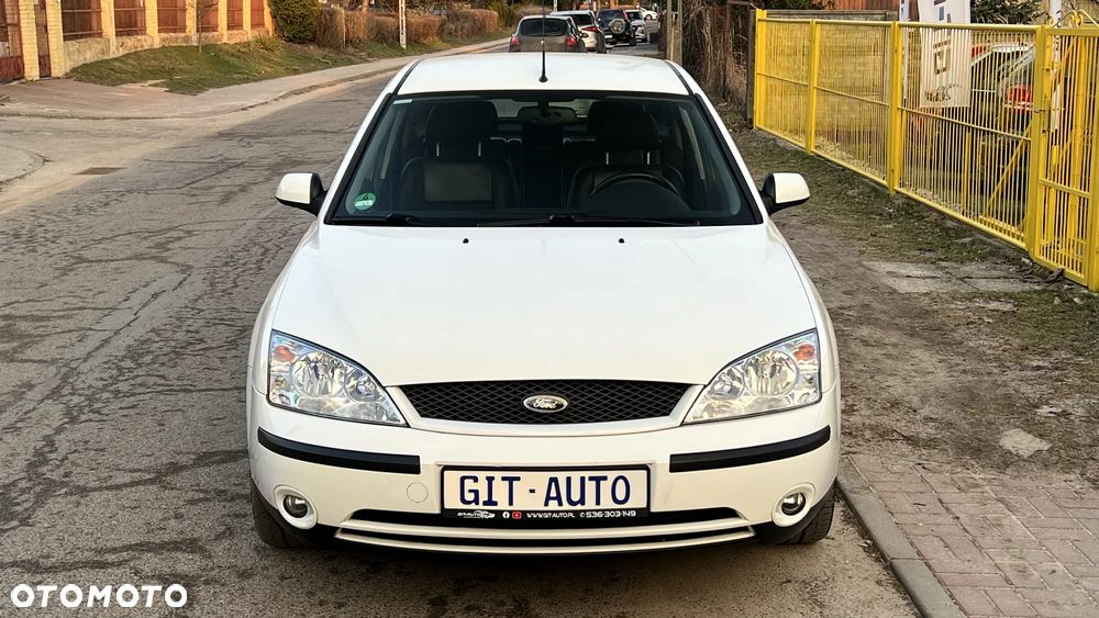 Ford Mondeo 2.5 V6 Ghia - 12