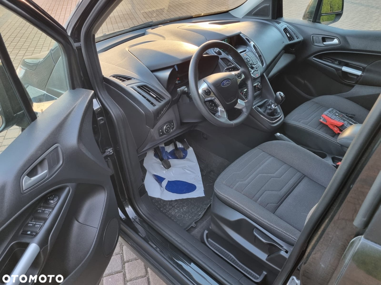 Ford Tourneo Connect Grand 1.6 TDCi Titanium - 28