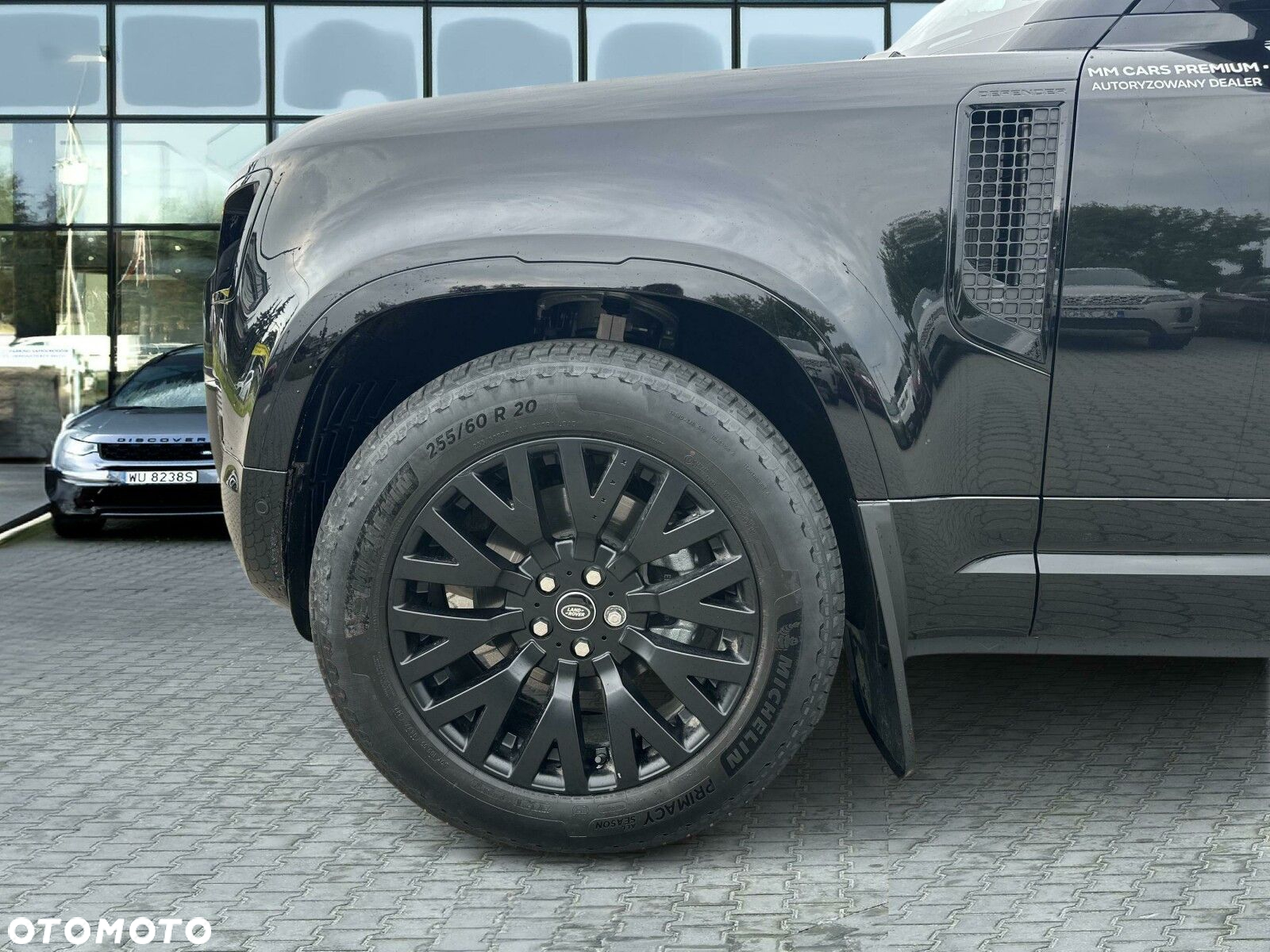 Land Rover Defender - 4