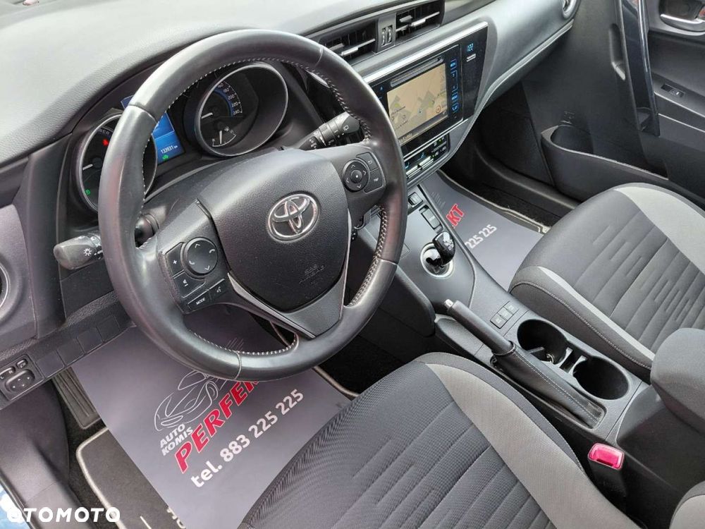 Toyota Auris - 12