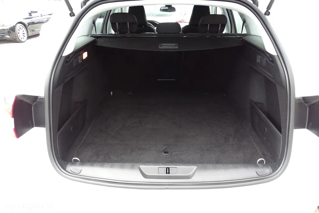 Peugeot 308 1.5 BlueHDi Allure Pack S&S EAT8 - 17