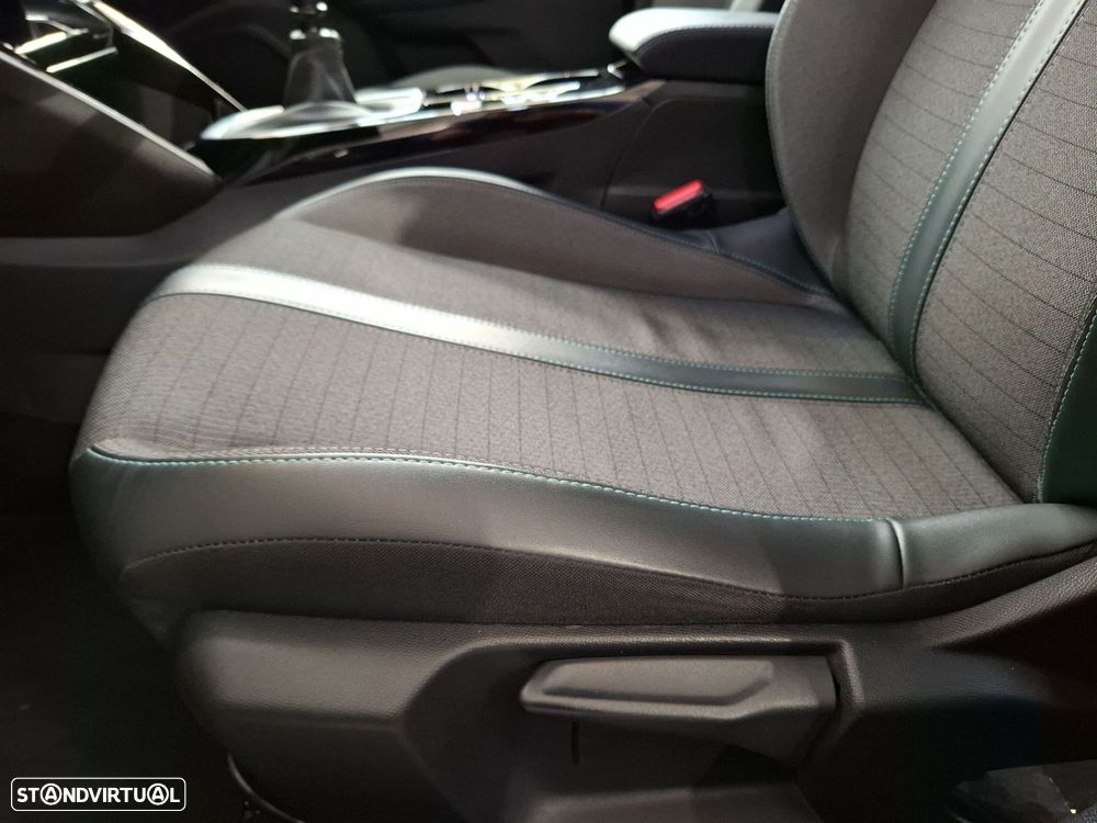 Peugeot 2008 1.2 PureTech Allure - 25
